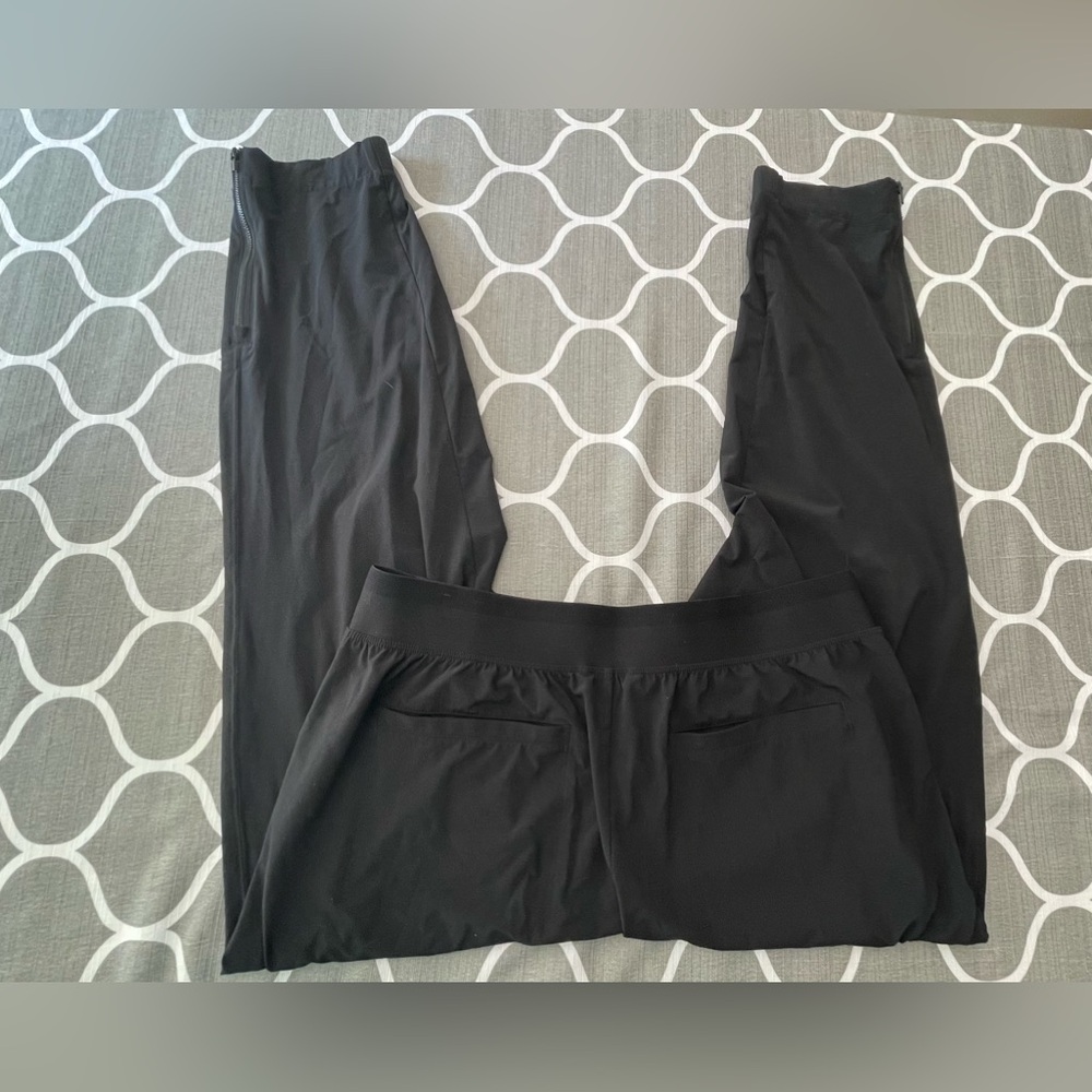 Athleta Lightweight zipper at hem comfy black joggers - Picture 7 of 8
